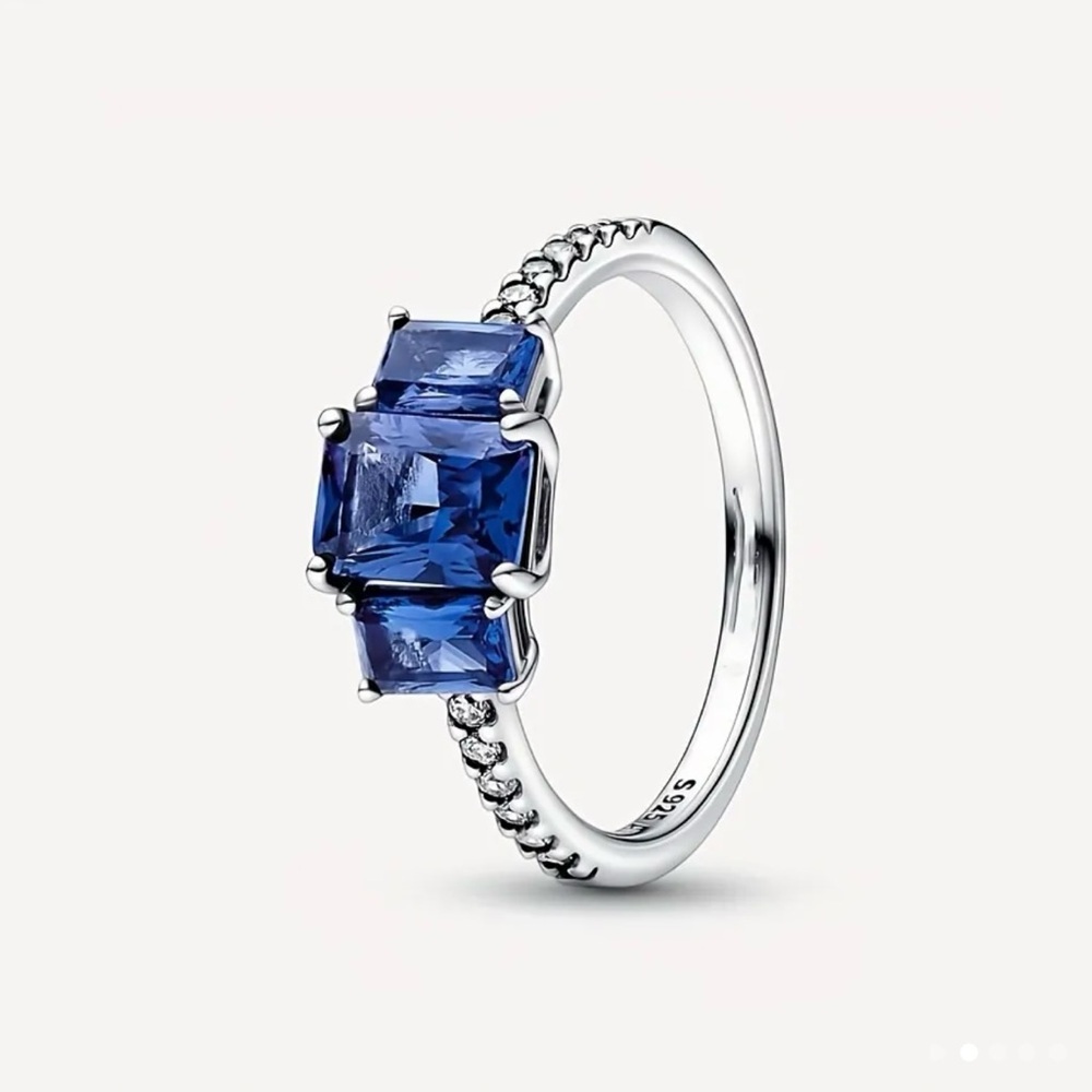 925 Sterling Silver Ring - Picture 3 of 3